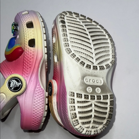 CROCS Kids Multicolor Sandals with Fun Charms - Picture 6 of 9